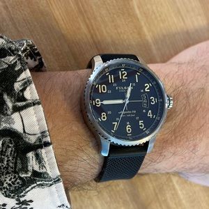 Men’s Filson sports watch with date